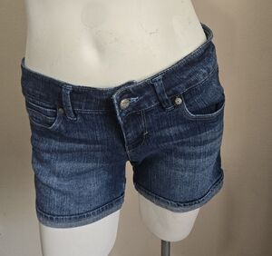 Levi's Mid-Rise Dark Blue Denim Cuffed Shorts Sz 7